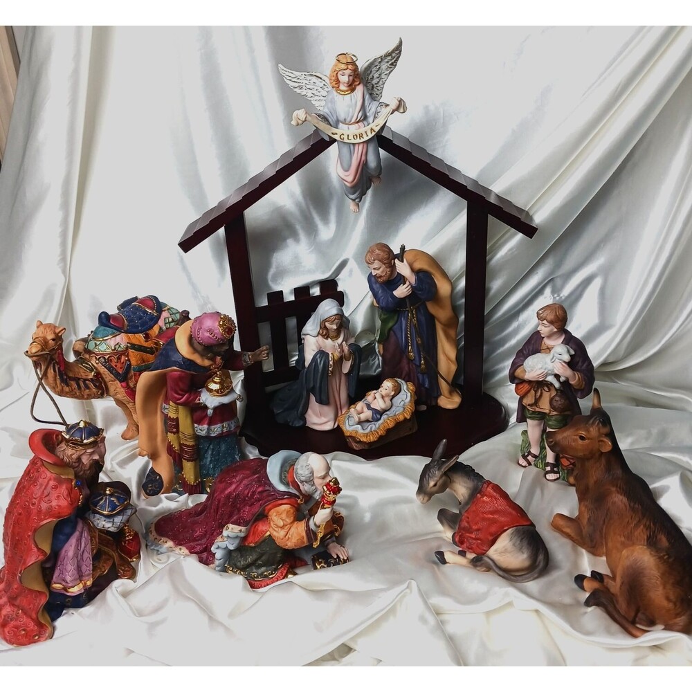 VINTAGE KIRKLAND 11 PORCELAIN NATIVITY SET W/CRECHE
